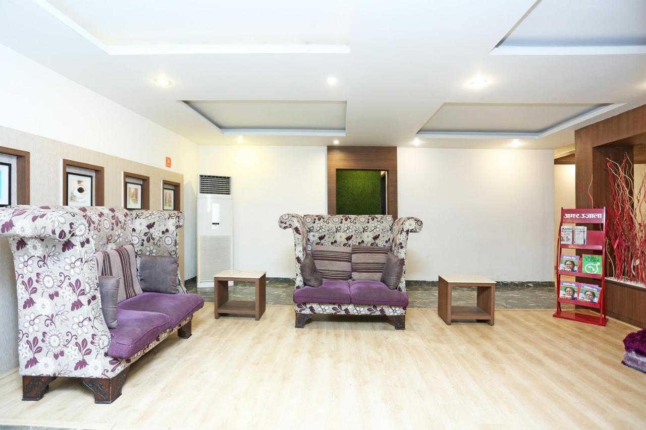 Capital O 3600 Hotel Royal Windsor Kāthgodām エクステリア 写真
